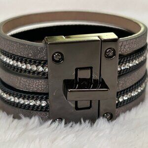 Nordstrom Multi-Strand Crystals Rhinestone Wrap Bracelet Gunmetal Grey NWOT
